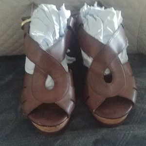 Brown cross strap heel